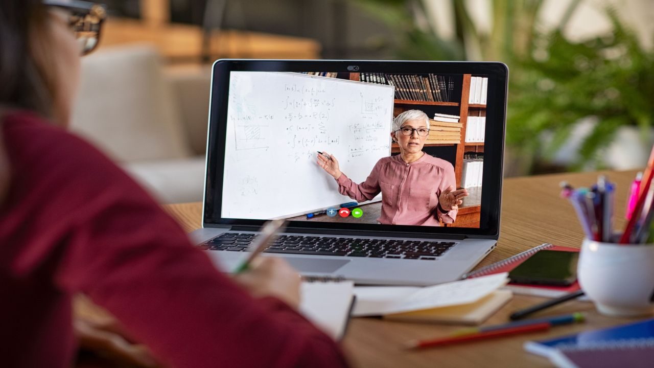 How to Use Social Media to Vet a Tax Professional